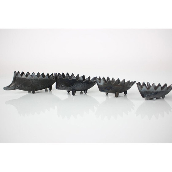 Image 1 of Posacenere vintage in metallo a forma di riccio, Cecoslovacchia 1960