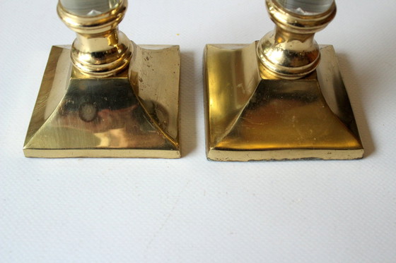 Image 1 of Dos candelabros extraordinarios de latón y vidrio acrílico de mediados de siglo
