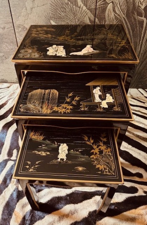 Chinese Handpainted 3 Piece Mimi Nesting Set