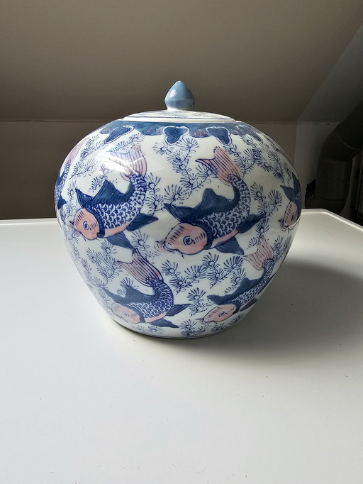 Chinese Porcelain Pot Koi Carps Fish.