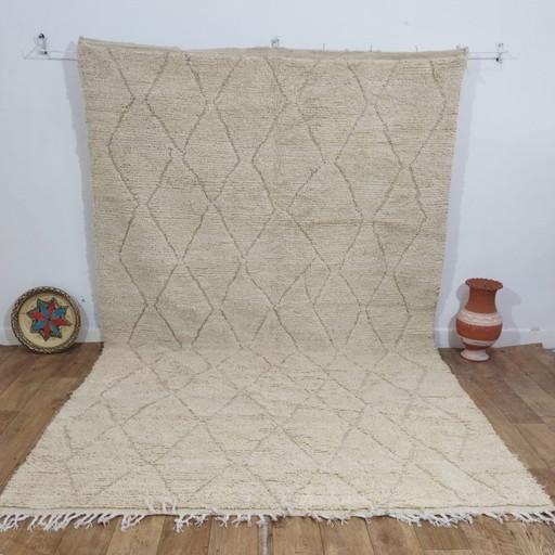 Handgewebter Weißer Berber-Teppich Aus Naturwolle - Handmade White Berber Carpet From Natural Wool