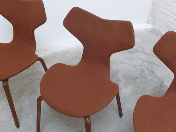 Image 1 of 4x Chaises Fritz Hansen Grand Prix par Arne Jacobsen