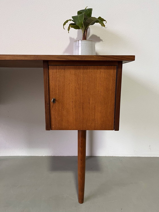 Image 1 of Bureau vintage danois en teck