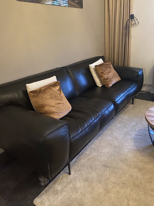 Beautiful Leather Sofa Spacious 3 Zots