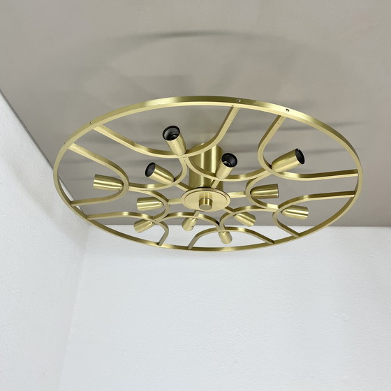Image 1 of Grande plafoniera da soffitto a filo in ottone da 64 cm con 12 lampadine in stile Stilnovo, Italia anni '60