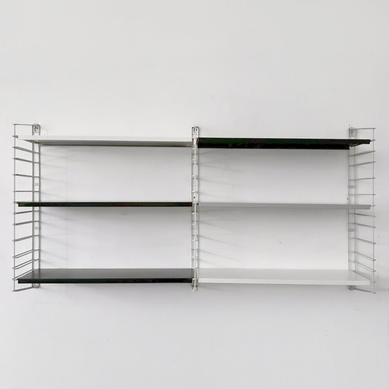 Image 1 of Sistema de pared Tomado de mediados de siglo, blanco, gris y negro, década de 1950