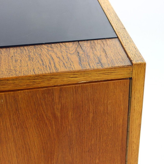 Image 1 of Credenza vintage in rovere e vetro nero, Cecoslovacchia 1960
