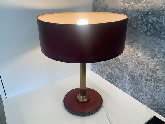 Image 1 of Lampe de bureau en cuir bordeaux