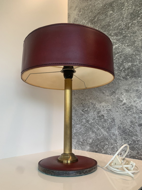 Image 1 of Lampe de bureau en cuir bordeaux