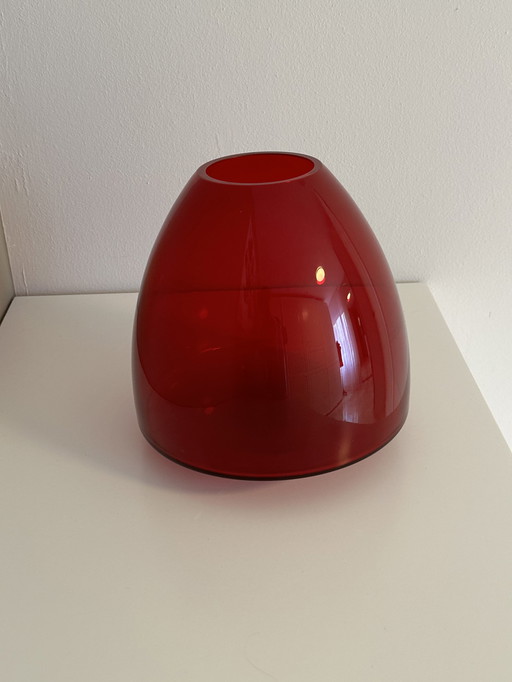 Vase en verre Red Wobble de Ton Haas