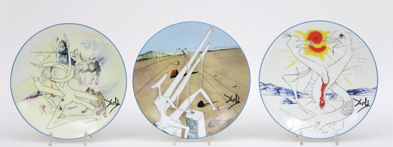 Image 1 of 6x Salvador Dali Porcelain Plates Le Conquete du Cosmos by Limoges