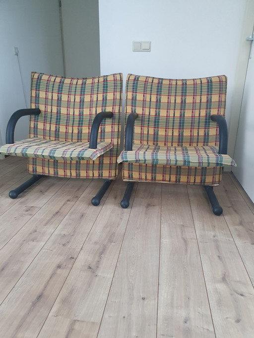 2 Arflex armchairs model T-line