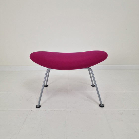 Image 1 of Two Orange Slice Chairs With One Ottoman By Pierre Paulin For Artifort, 1990S