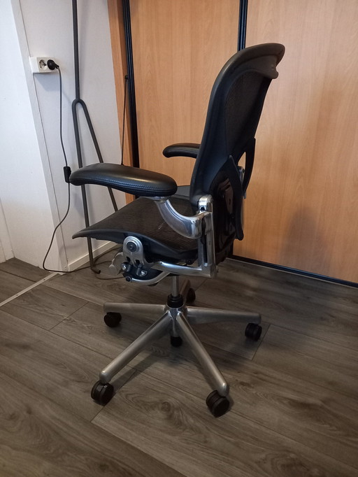 Herman Miller Office Chair, Aeron Chrome Version