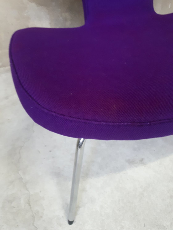 Image 1 of Artifort Dragonfly Purple armchair