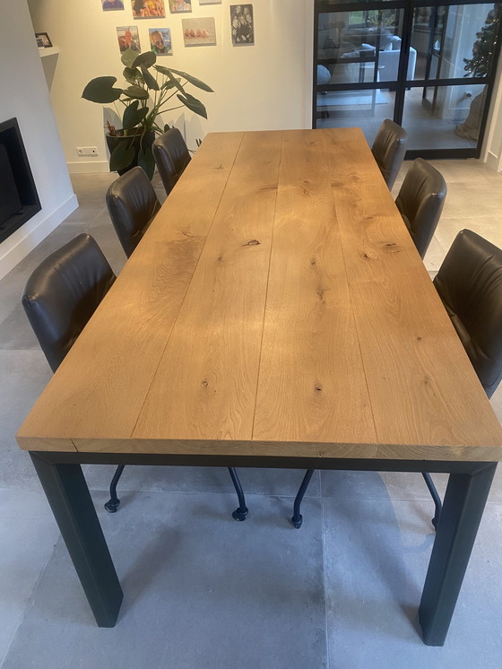 Image 1 of Barosso Dining Table