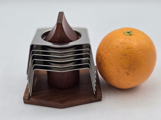 Image 1 of Set portauova - Set di 6 portauova in acciaio inox su supporto in legno - Acciaio inox, legno - Design vintage