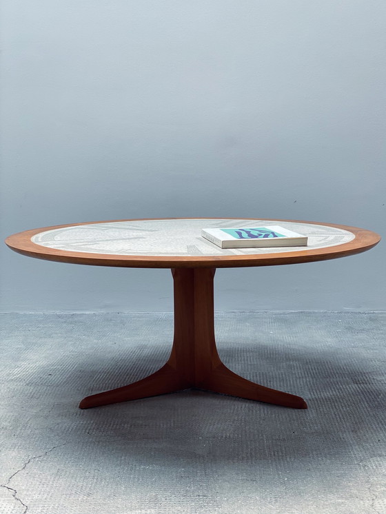 Image 1 of Table basse ronde mosaïque années 1960 style Heinz Lilienthal noyer 115cm