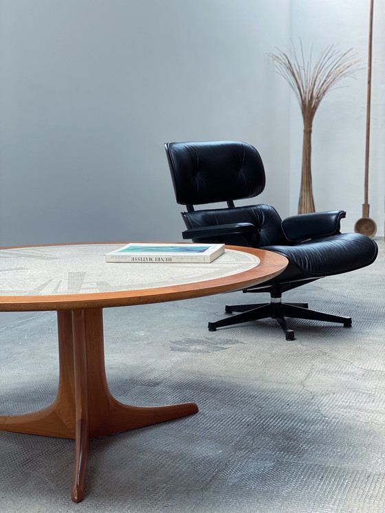 Image 1 of Coffee table 1960s round mosaic in the style of Heinz Lilienthal walnut 115cm