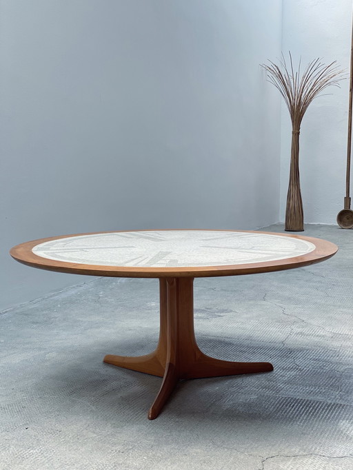 Table basse ronde mosaïque années 1960 style Heinz Lilienthal noyer 115cm