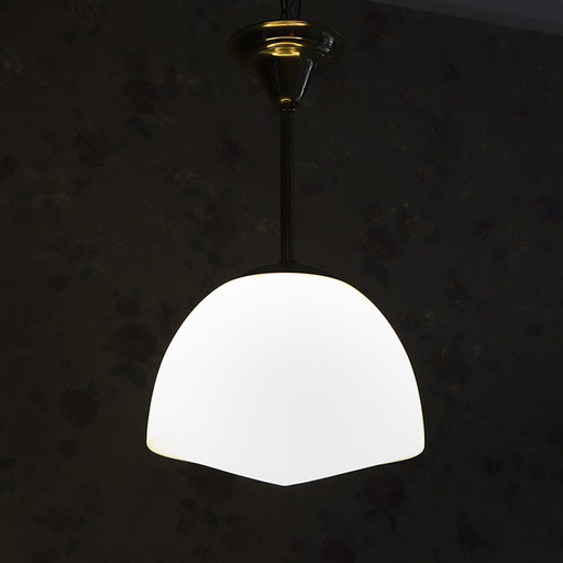 Lampe suspendue en opaline Art Déco