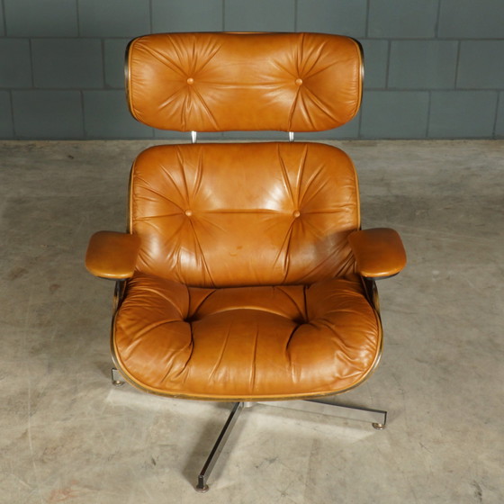 Image 1 of Mid - Century swivel armchair