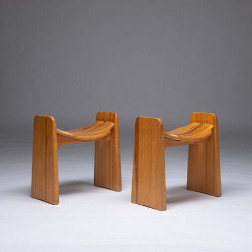 2x tabourets Gilbert Marklund pour Furusnickarn AB 'Jonte