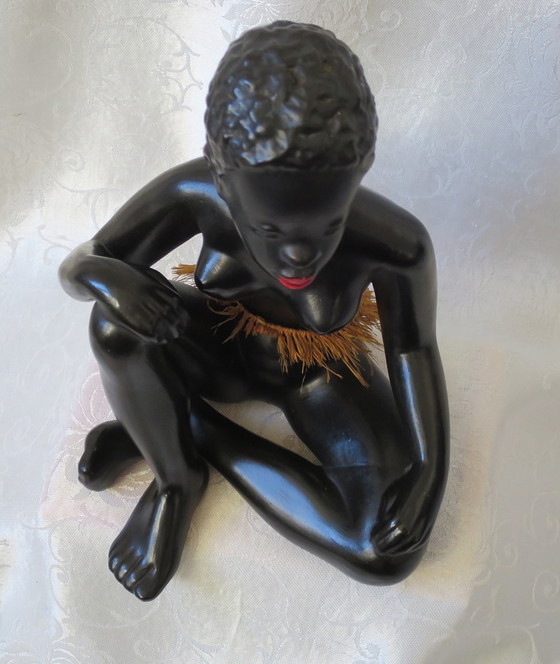 Image 1 of Female figurine Clay figurine