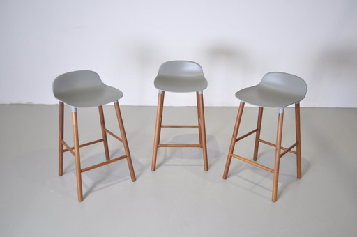 1x Normann Copenhagen Form Bar Stool