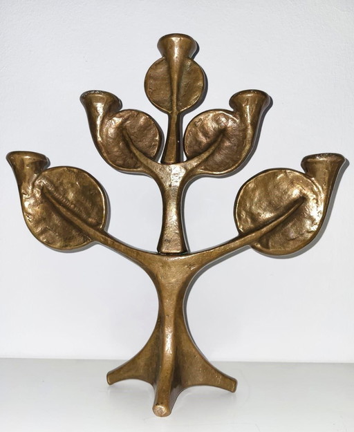 Candelabro vintage Harjes con hojas de latón