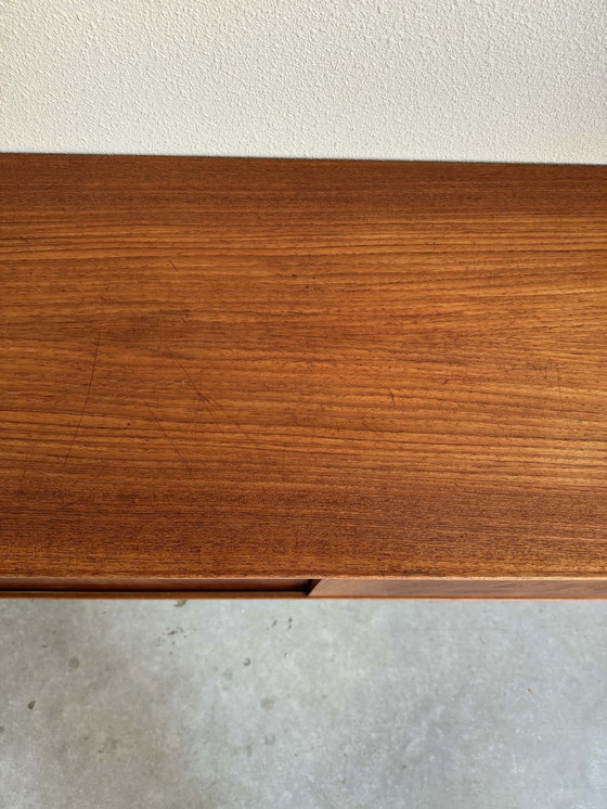 Image 1 of Credenza bassa danese vintage con 3 ante scorrevoli