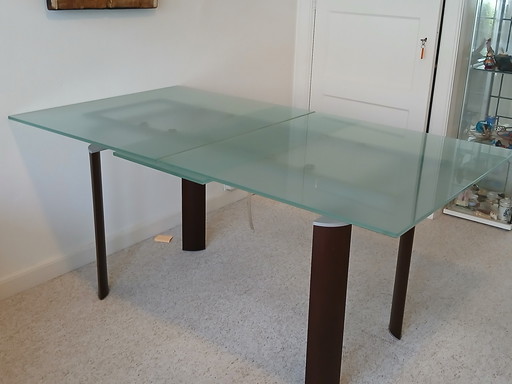 Cinna dining table