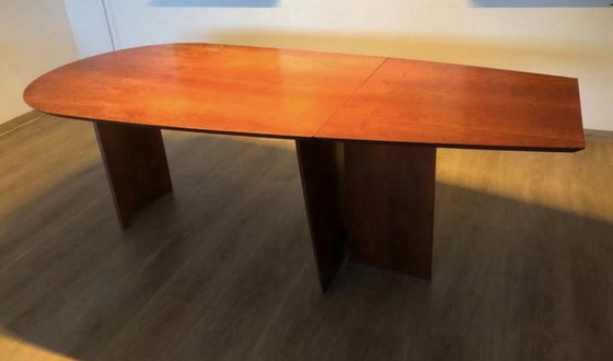 Image 1 of Tavolo da pranzo di design in legno di ciliegio 