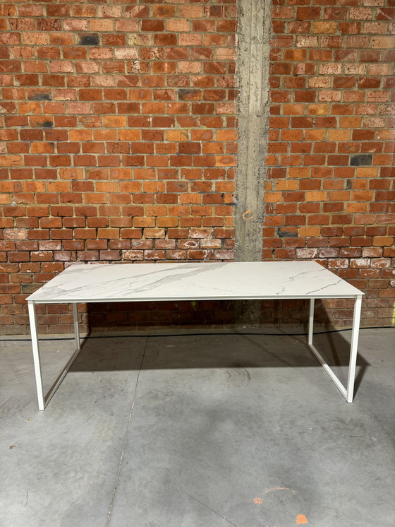 Image 1 of Table de salle à manger en céramique - céramique Calacatta - base blanche