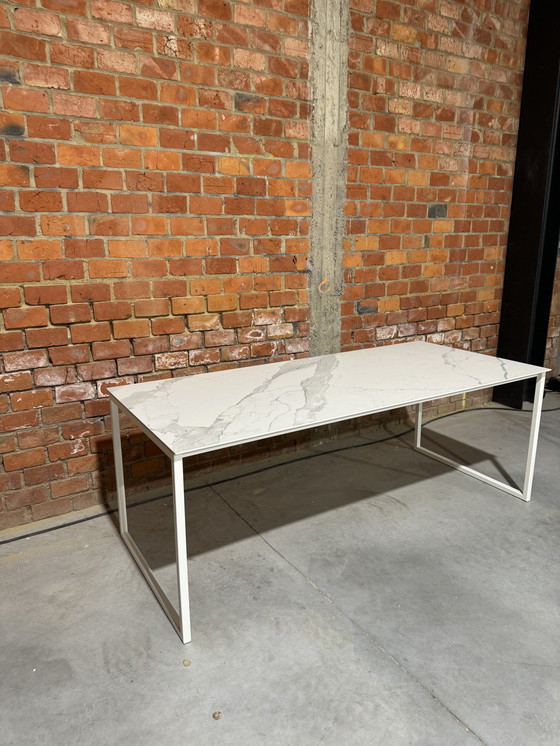 Image 1 of Table de salle à manger en céramique - céramique Calacatta - base blanche