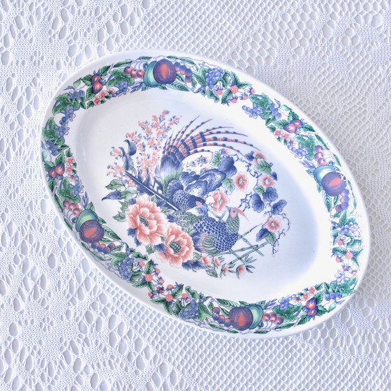 Image 1 of Grande piatto ovale italiano d'epoca decorato con uccelli, fiori e frutta