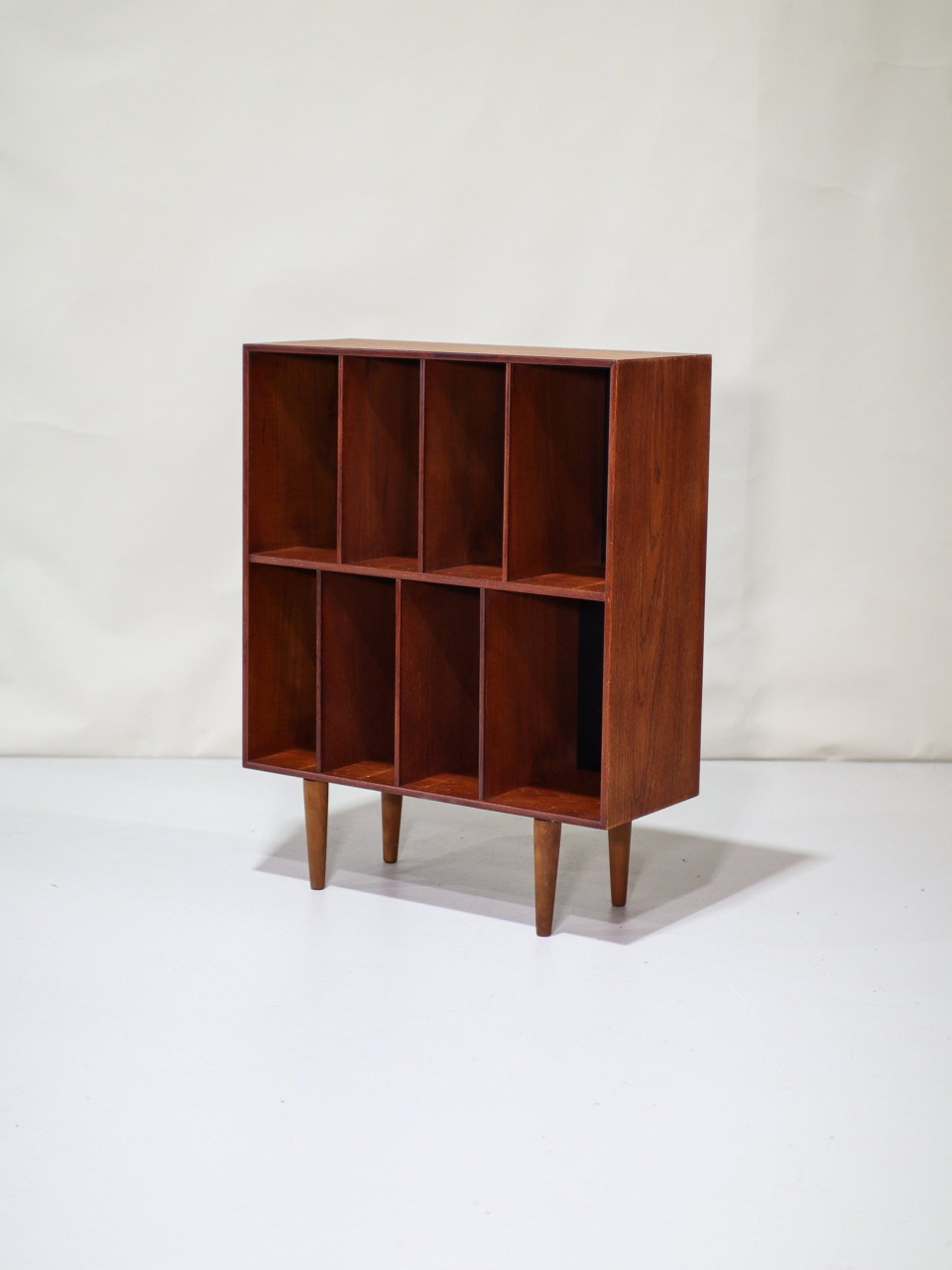 Mobiletto portadischi in legno di teak danese vintage