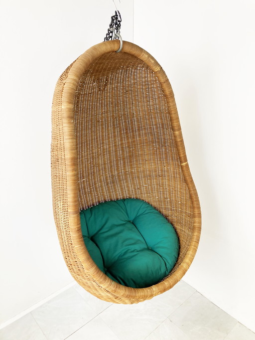 Hanging egg chair