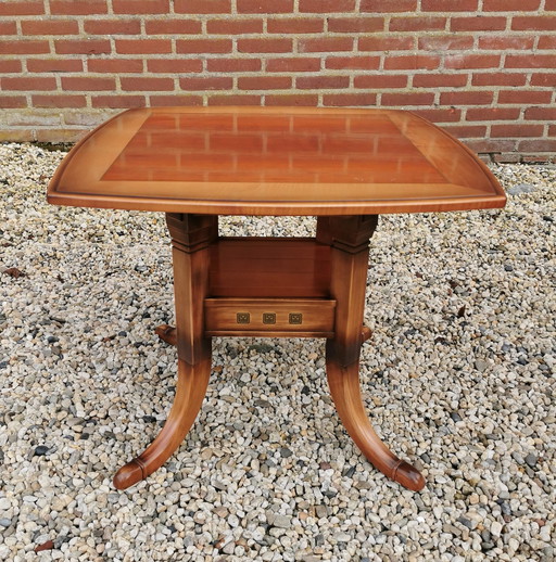 Beautiful Set Of 2 Schuitema Coffee Tables