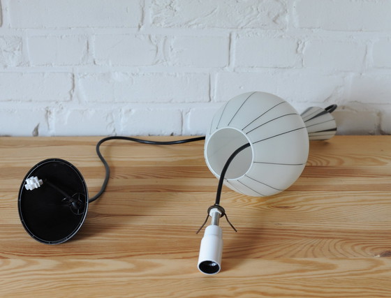 Image 1 of Lampada a sospensione Mcm vintage in vetro lattimo bianco e nero degli anni Cinquanta