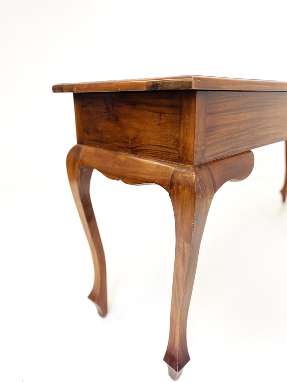 Image 1 of Table de présentation vintage