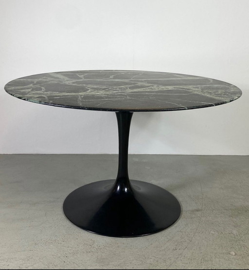 Eero Saarinen Tulip marble table Grün Knoll Int.