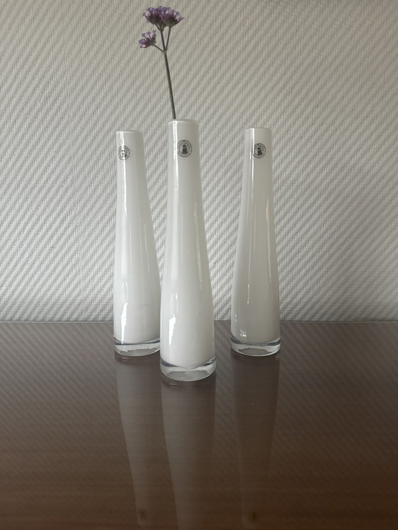 Image 1 of 3x Vases vintage soufflés à la main blanc