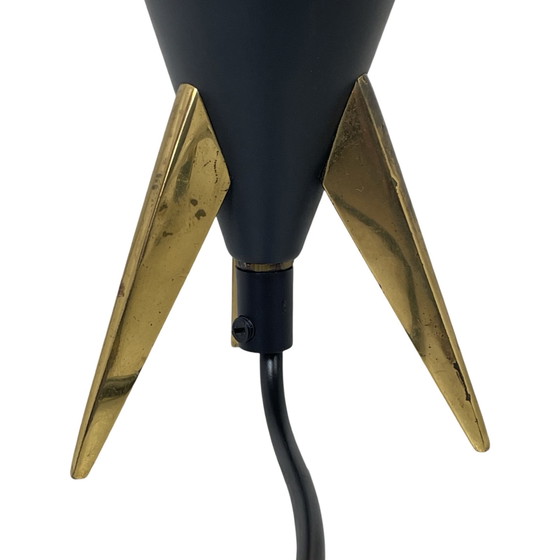 Image 1 of Atomic Age / Mid Century Modern - Tripod lamp with green glass shade on brass feet