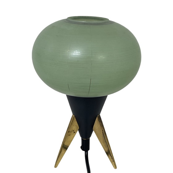 Image 1 of Atomic Age / Mid Century Modern - Lampe tripode avec abat-jour en verre vert sur pieds en laiton