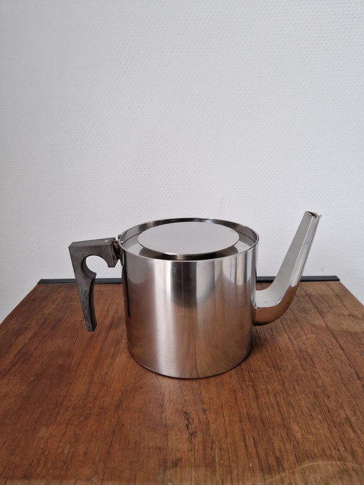 Arne Jacobsen Teapot - Stelton - Cylinda Design