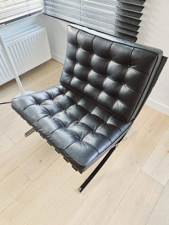 Image 1 of Barcelona chair - Ludwig Mies van der Rohe - Knoll International