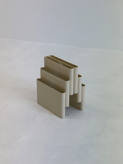 Magazine Rack 4675 By Giotto Stoppino For Kartell