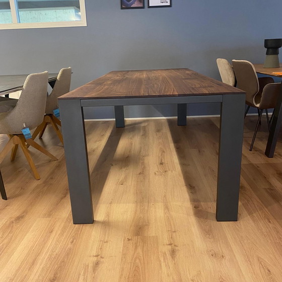 Image 1 of Bert Plantagie Edge dining table