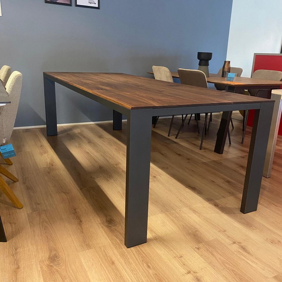 Image 1 of Bert Plantagie Edge dining table